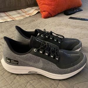 Nike Womens Size 10 Shield Running Shoes